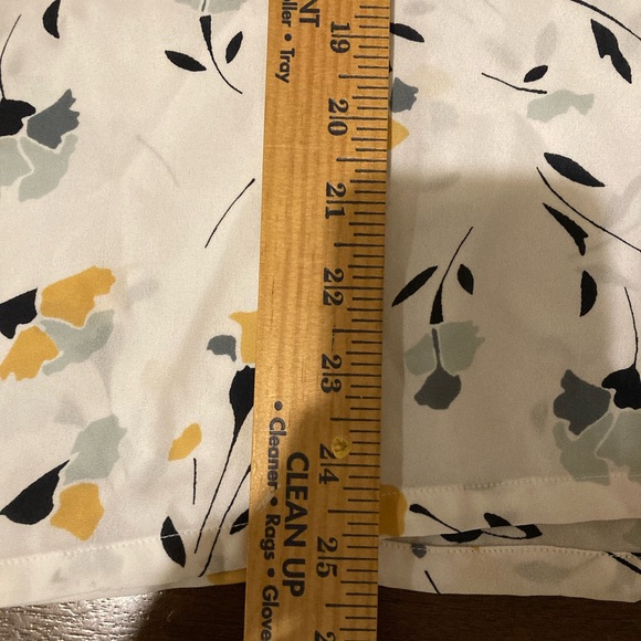 Ladies Size XS Loft Sleeveless Peep Eye Sheer Blouse - Picture 15 of 16